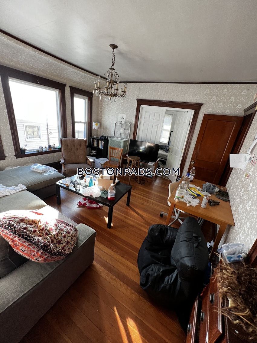 SOMERVILLE - TUFTS - 4 Beds, 1 Bath - Image 33