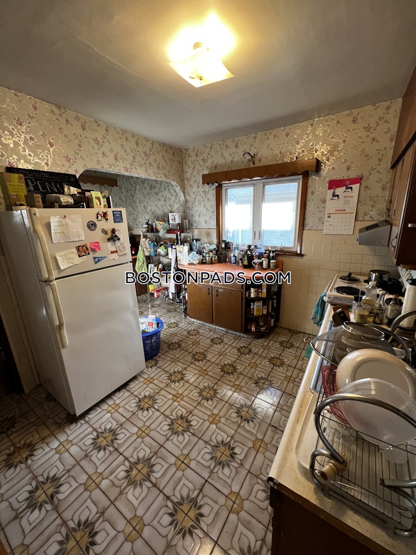 SOMERVILLE - TUFTS - 4 Beds, 1 Bath - Image 31