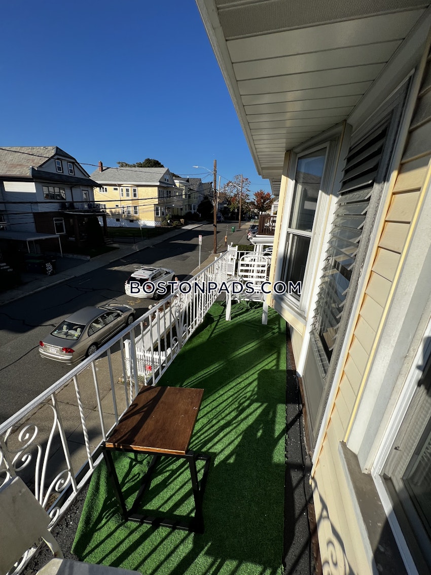 SOMERVILLE - TUFTS - 4 Beds, 1 Bath - Image 30