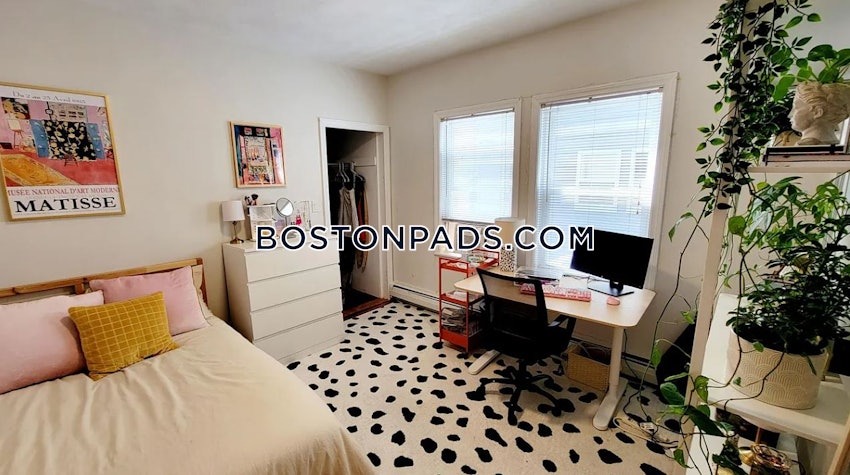 SOMERVILLE - TUFTS - 3 Beds, 1 Bath - Image 18