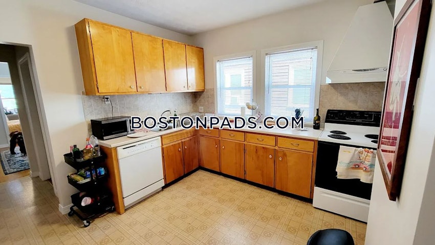 SOMERVILLE - TUFTS - 3 Beds, 1 Bath - Image 36