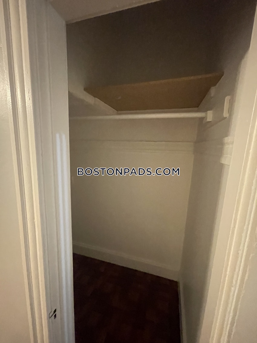 CHELSEA - 3 Beds, 1 Bath - Image 10