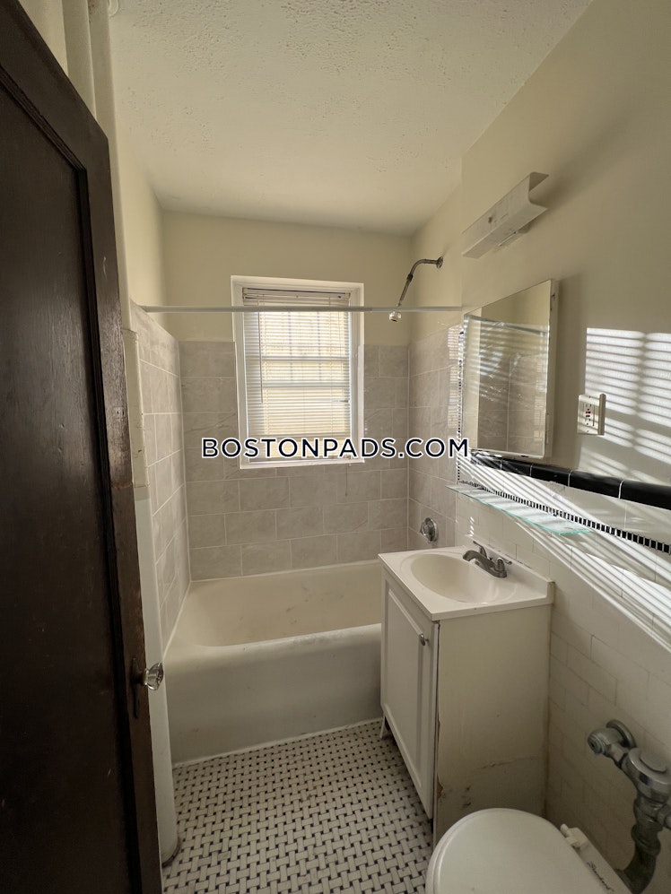 Pleasant St., Malden