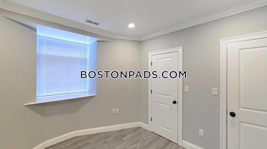 BROOKLINE- WASHINGTON SQUARE - 5 Beds, 3.5 Baths - Image 18