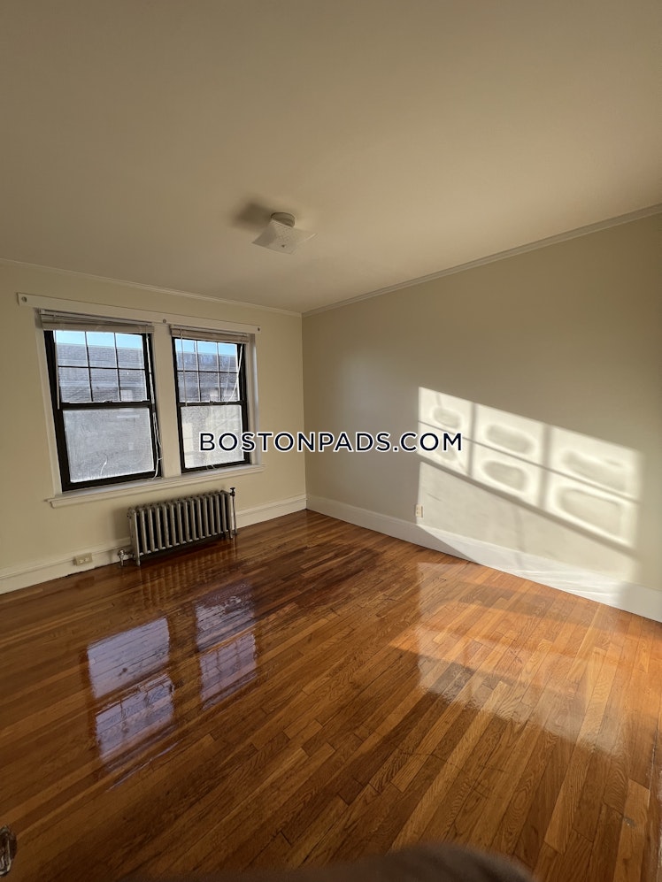 Pleasant St., Malden