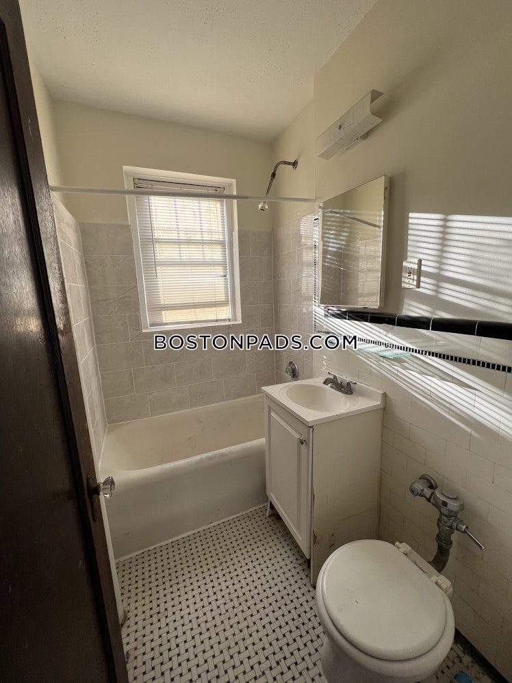 Pleasant St., Malden