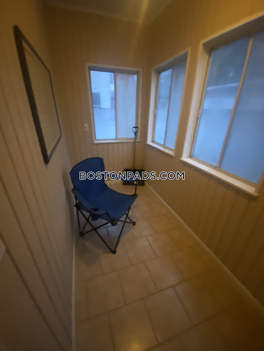 SOMERVILLE - TUFTS - 3 Beds, 1 Bath - Image 46