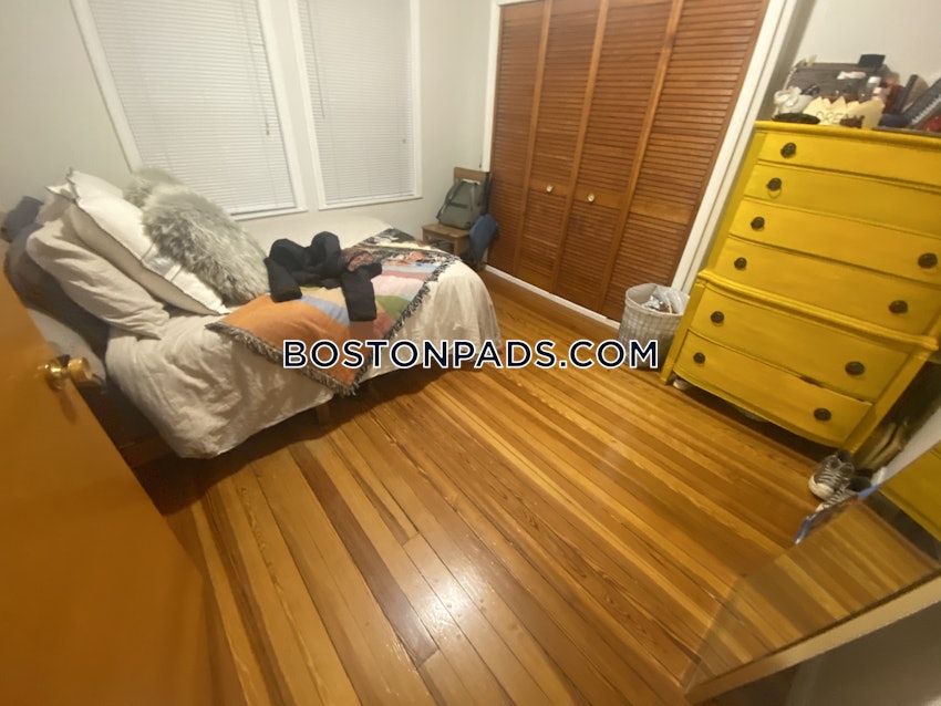 SOMERVILLE - TUFTS - 3 Beds, 1 Bath - Image 45