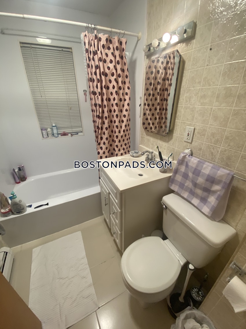 SOMERVILLE - TUFTS - 3 Beds, 1 Bath - Image 44