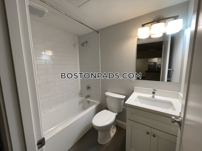 QUINCY - QUINCY CENTER - 3 Beds, 2 Baths - Image 17