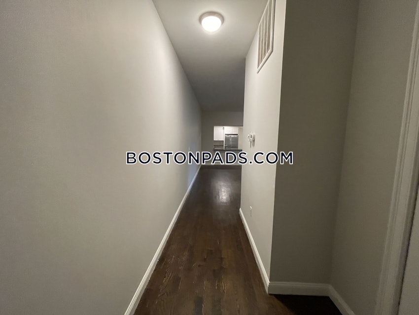 QUINCY - QUINCY CENTER - 3 Beds, 2 Baths - Image 13