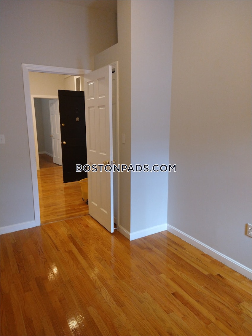 BOSTON - ALLSTON - 3 Beds, 1 Bath - Image 20