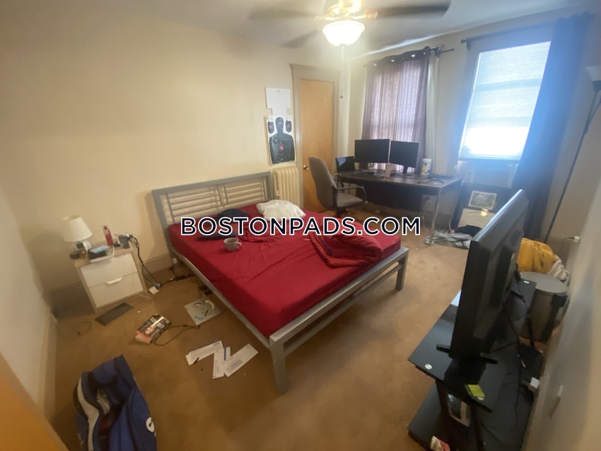 MEDFORD - TUFTS - 4 Beds, 1 Bath - Image 47