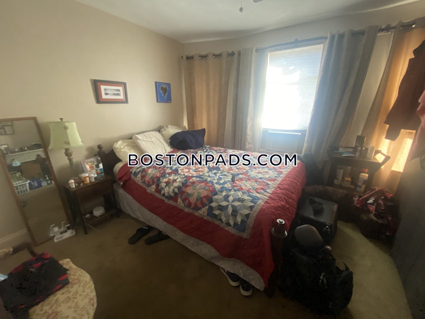 MEDFORD - TUFTS - 4 Beds, 1 Bath - Image 42