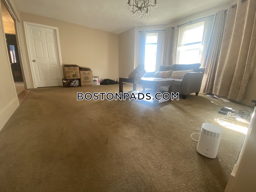 MEDFORD - TUFTS - 4 Beds, 1 Bath - Image 39