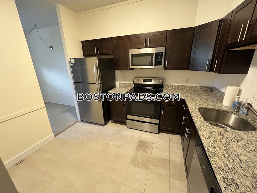 NEEDHAM - 2 Beds, 2 Baths - Image 16