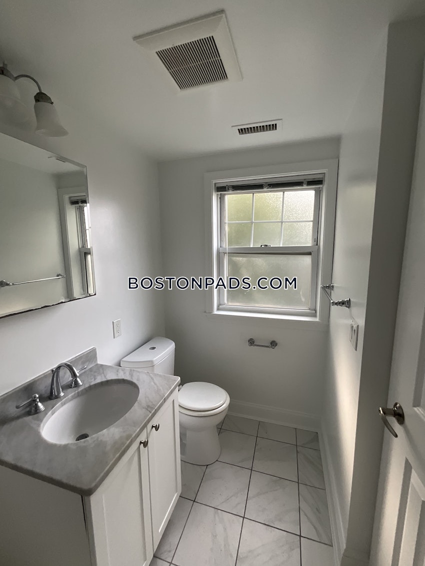 BROOKLINE - CHESTNUT HILL - 2 Beds, 1.5 Baths - Image 16