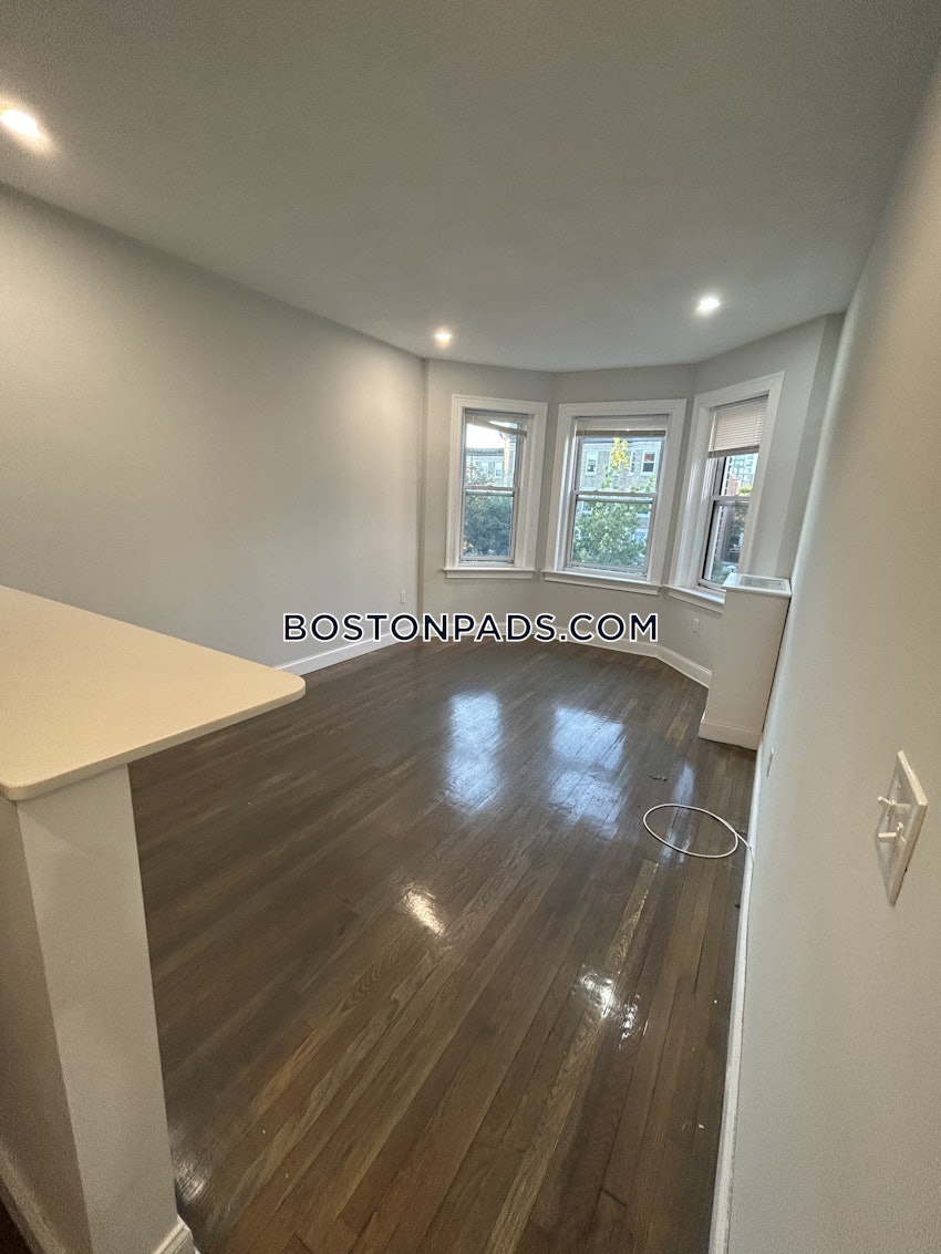 BOSTON - FENWAY/KENMORE - 1 Bed, 1 Bath - Image 12