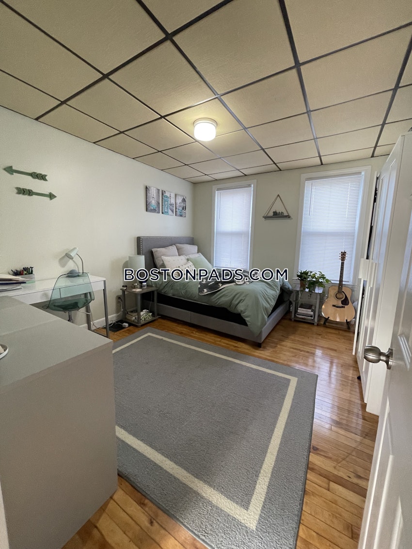 MEDFORD - TUFTS - 4 Beds, 1 Bath - Image 19