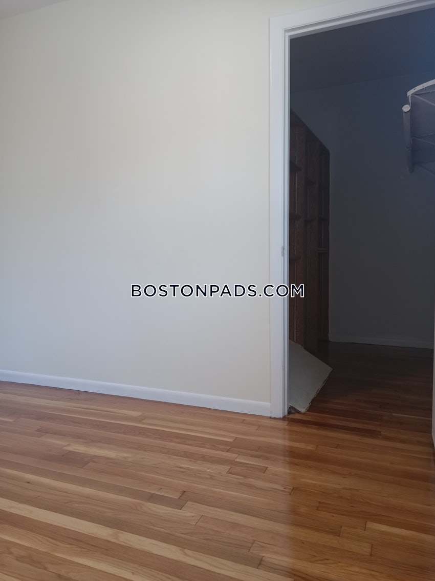 BOSTON - ROSLINDALE - 3 Beds, 1 Bath - Image 15