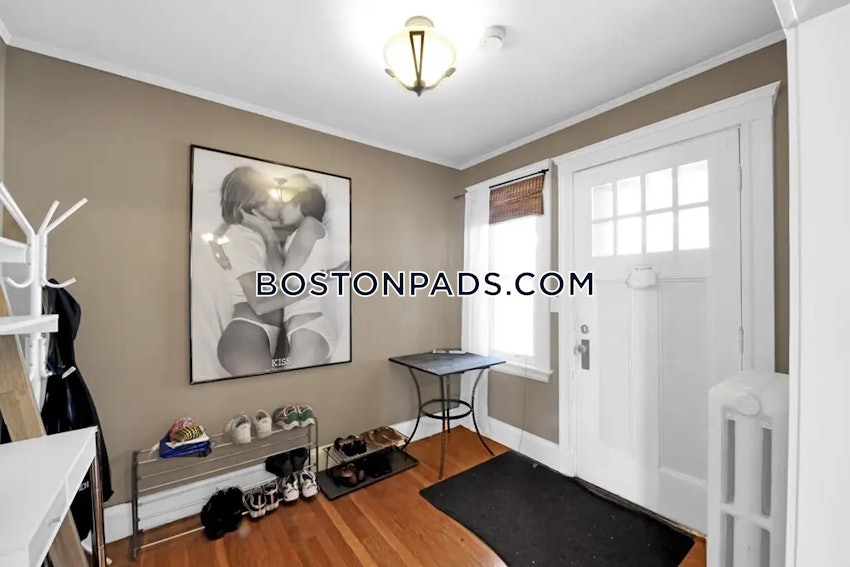 SOMERVILLE - TUFTS - 3 Beds, 1 Bath - Image 7