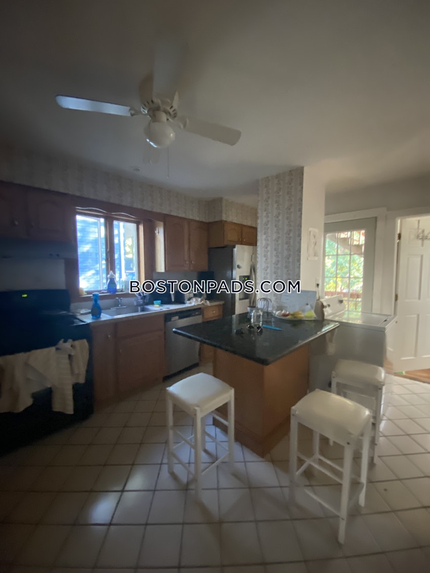 SOMERVILLE - TUFTS - 4 Beds, 1 Bath - Image 6