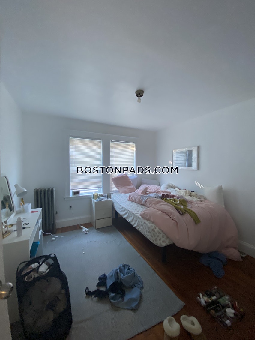 SOMERVILLE - TUFTS - 4 Beds, 1 Bath - Image 27