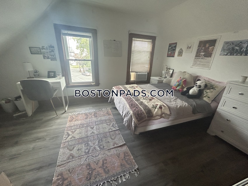 SOMERVILLE - TUFTS - 6 Beds, 1.5 Baths - Image 1