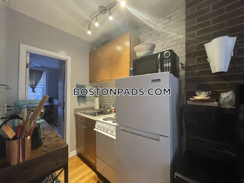 BOSTON - BEACON HILL - 1 Bed, 1 Bath - Image 4