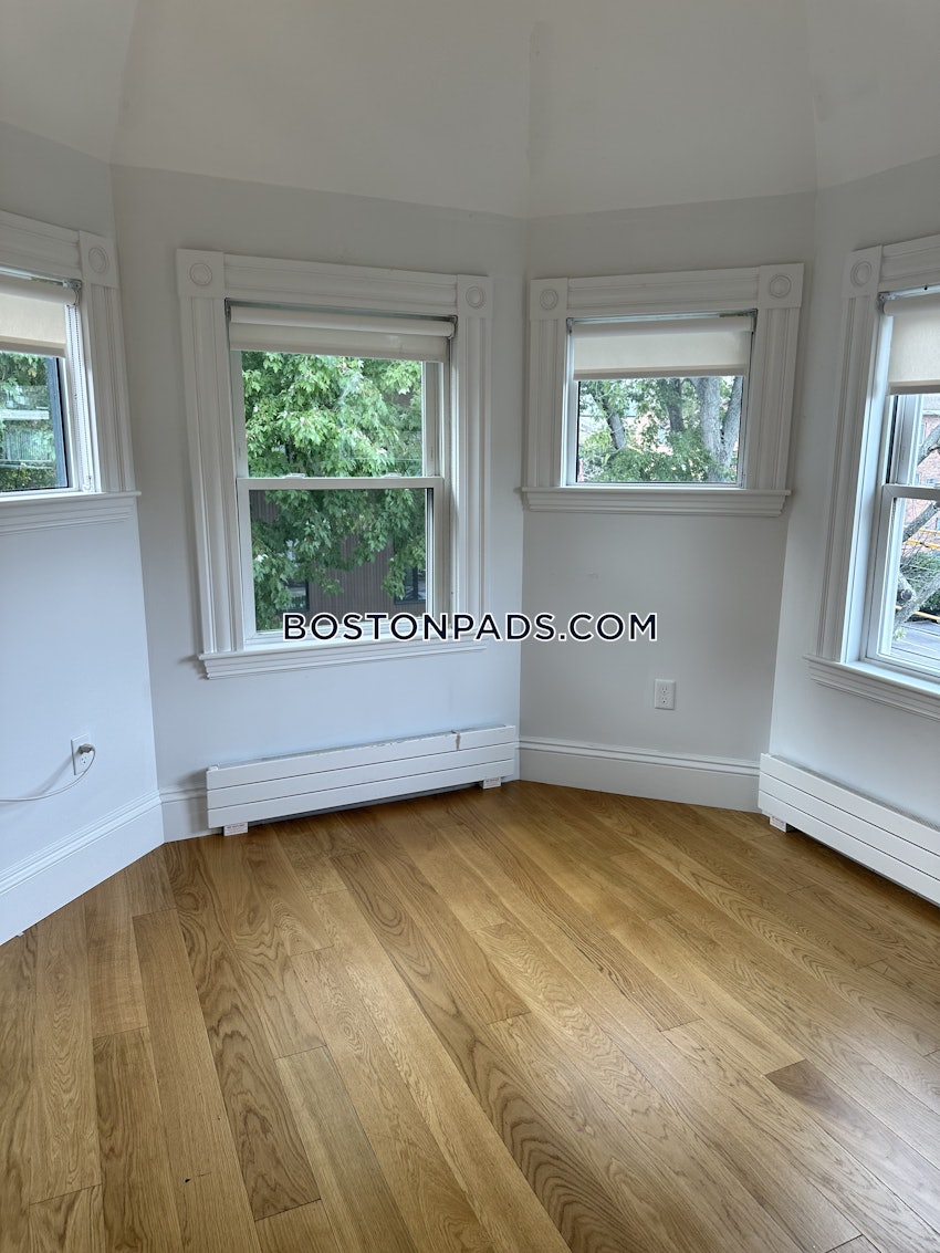 BOSTON - ALLSTON - 3 Beds, 2 Baths - Image 14