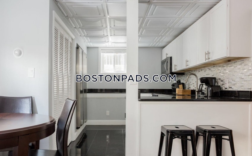 CAMBRIDGE - HARVARD SQUARE - 4 Beds, 2 Baths - Image 3