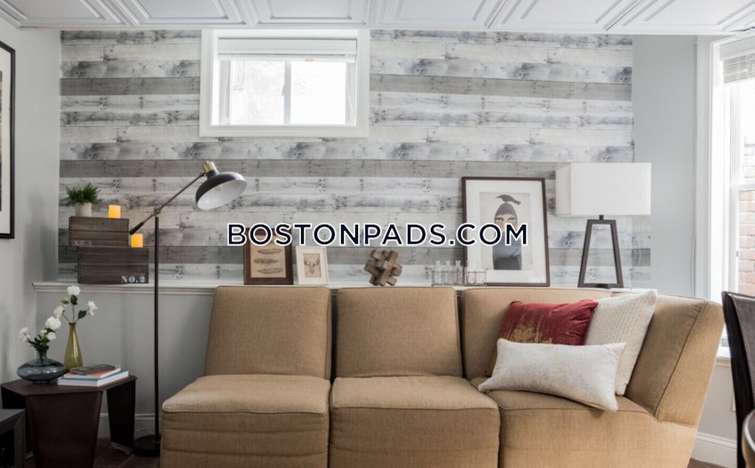 CAMBRIDGE - HARVARD SQUARE - 4 Beds, 2 Baths - Image 1