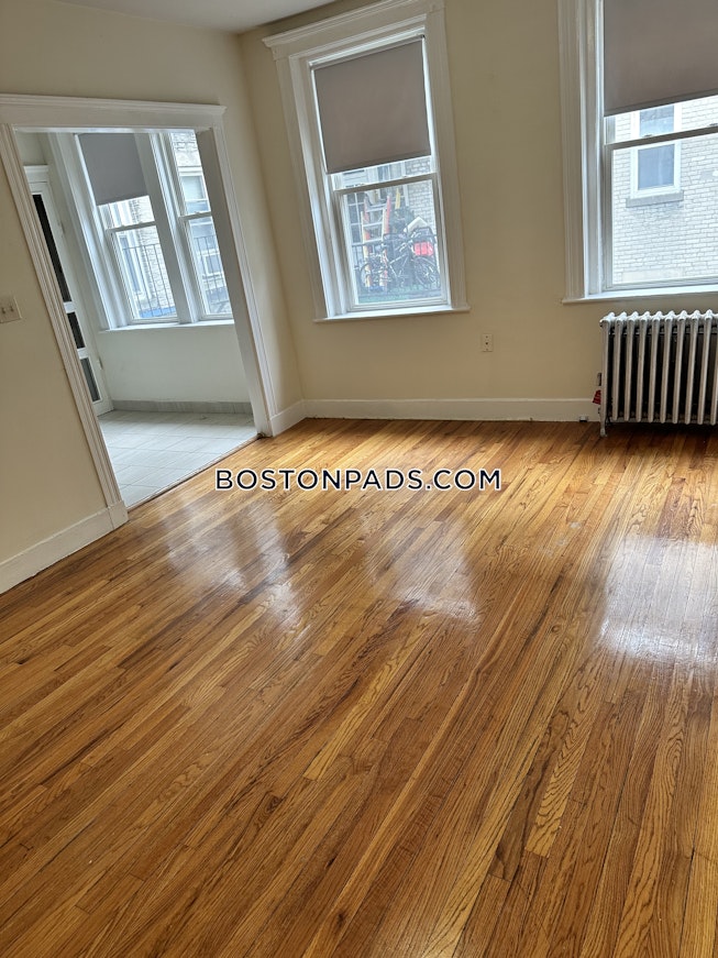 Boston - $2,300+ /mo