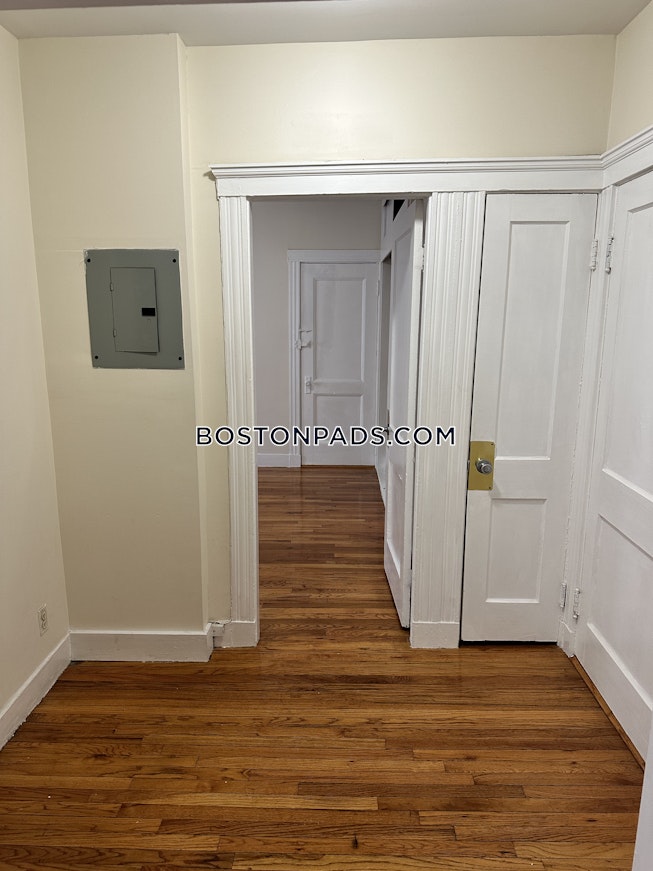 Boston - $2,300+ /mo
