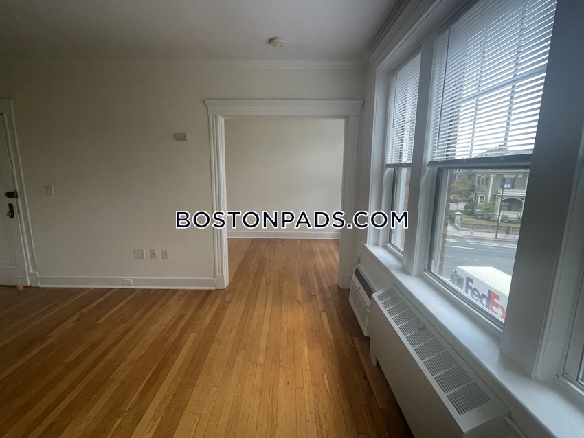 CAMBRIDGE - HARVARD SQUARE - 1 Bed, 1 Bath - Image 17