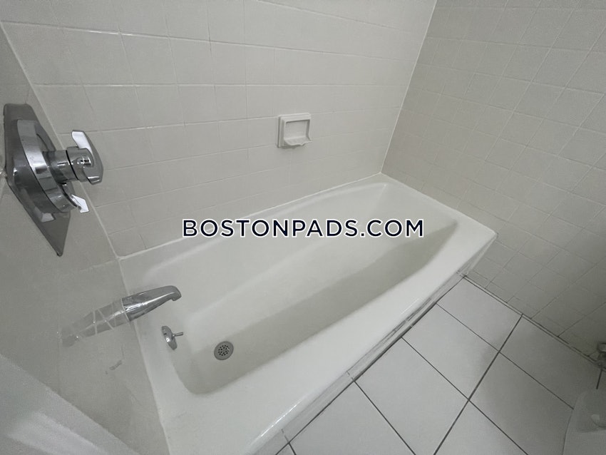 CAMBRIDGE - HARVARD SQUARE - 1 Bed, 1 Bath - Image 23