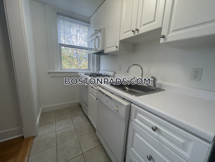 CAMBRIDGE - HARVARD SQUARE - 1 Bed, 1 Bath - Image 8