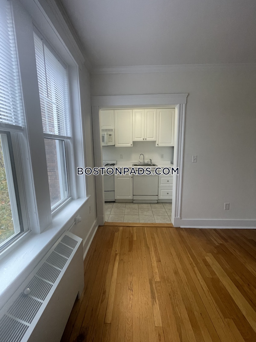 CAMBRIDGE - HARVARD SQUARE - 1 Bed, 1 Bath - Image 13