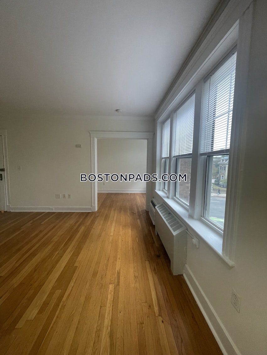 CAMBRIDGE - HARVARD SQUARE - 1 Bed, 1 Bath - Image 11