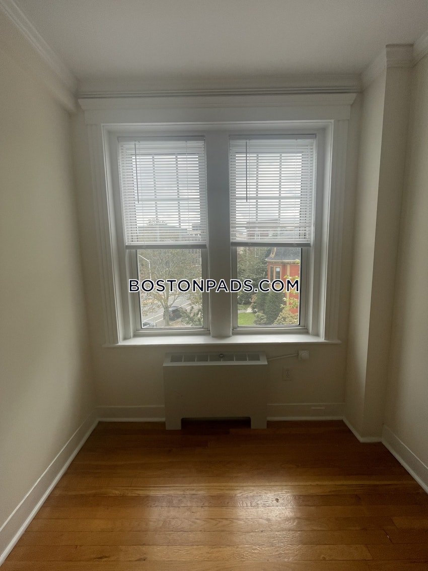 CAMBRIDGE - HARVARD SQUARE - 1 Bed, 1 Bath - Image 10