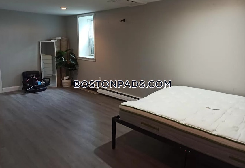 BOSTON - BRIGHTON - BOSTON COLLEGE - 4 Beds, 2 Baths - Image 3