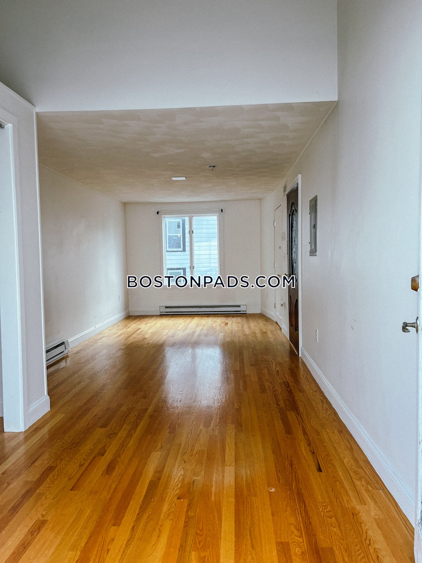 MEDFORD - MEDFORD SQUARE - 4 Beds, 3 Baths - Image 94