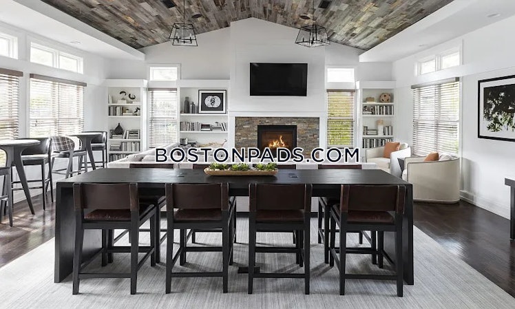 Pembroke Woods Dr., Pembroke