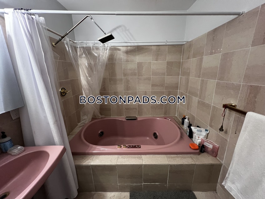 Boston - $4,500+ /month