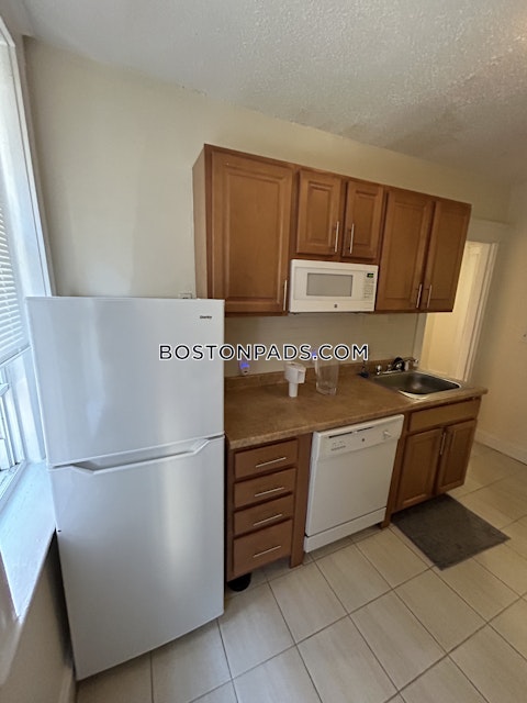 Barrows St. Boston photo 2