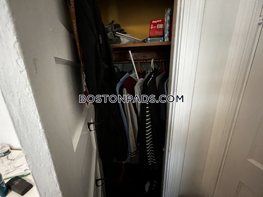 SOMERVILLE - TUFTS - 4 Beds, 1 Bath - Image 57