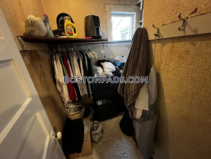 SOMERVILLE - TUFTS - 4 Beds, 1 Bath - Image 55