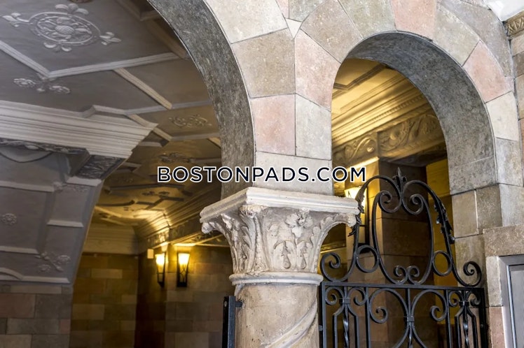 Elmwood Ave., Winchester