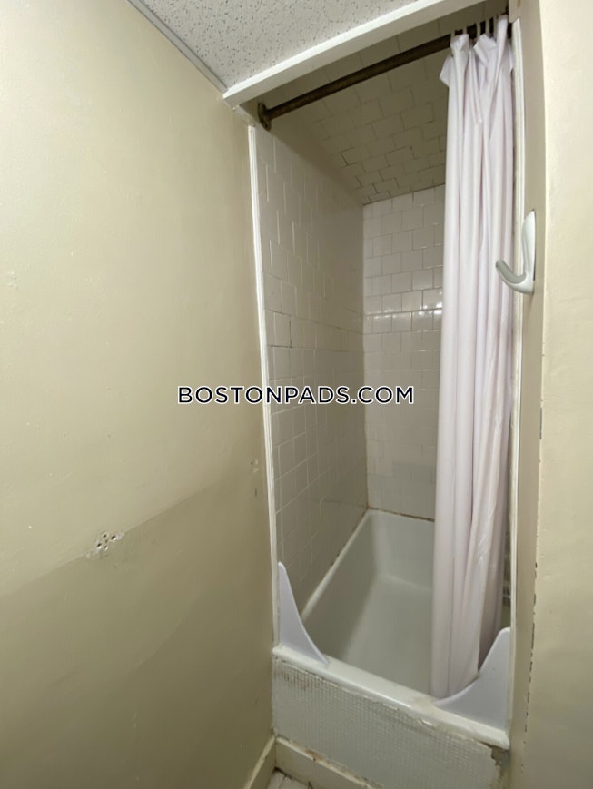 Boston - $2,200+ /mo