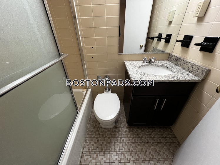 Boylston St., Boston